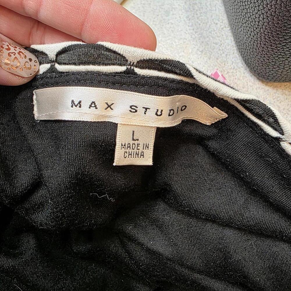 Max Studio Black and White Geometric Pattern Pencil Skirt- Large - Picture 6 of 7